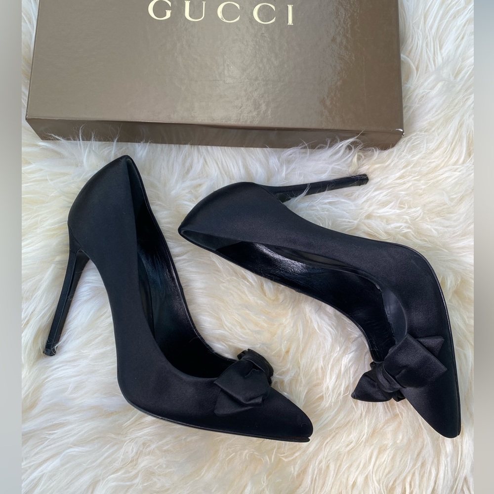 Black GUCCI heels with a bow in size 38.5 (8.5US) - Picture 4 of 13